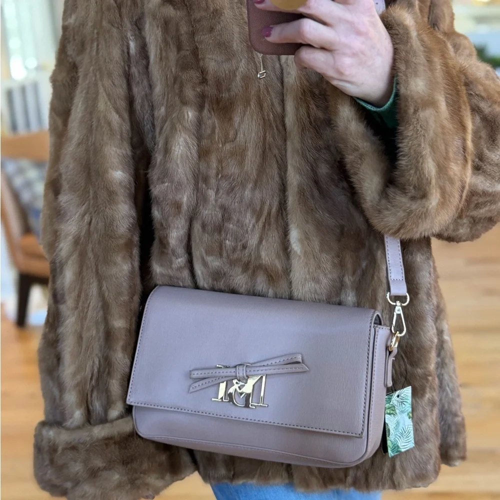 Badgley Mischka Glam Bow Crossbody‎ Clutch Vegan Leather Blush/Tan NWT